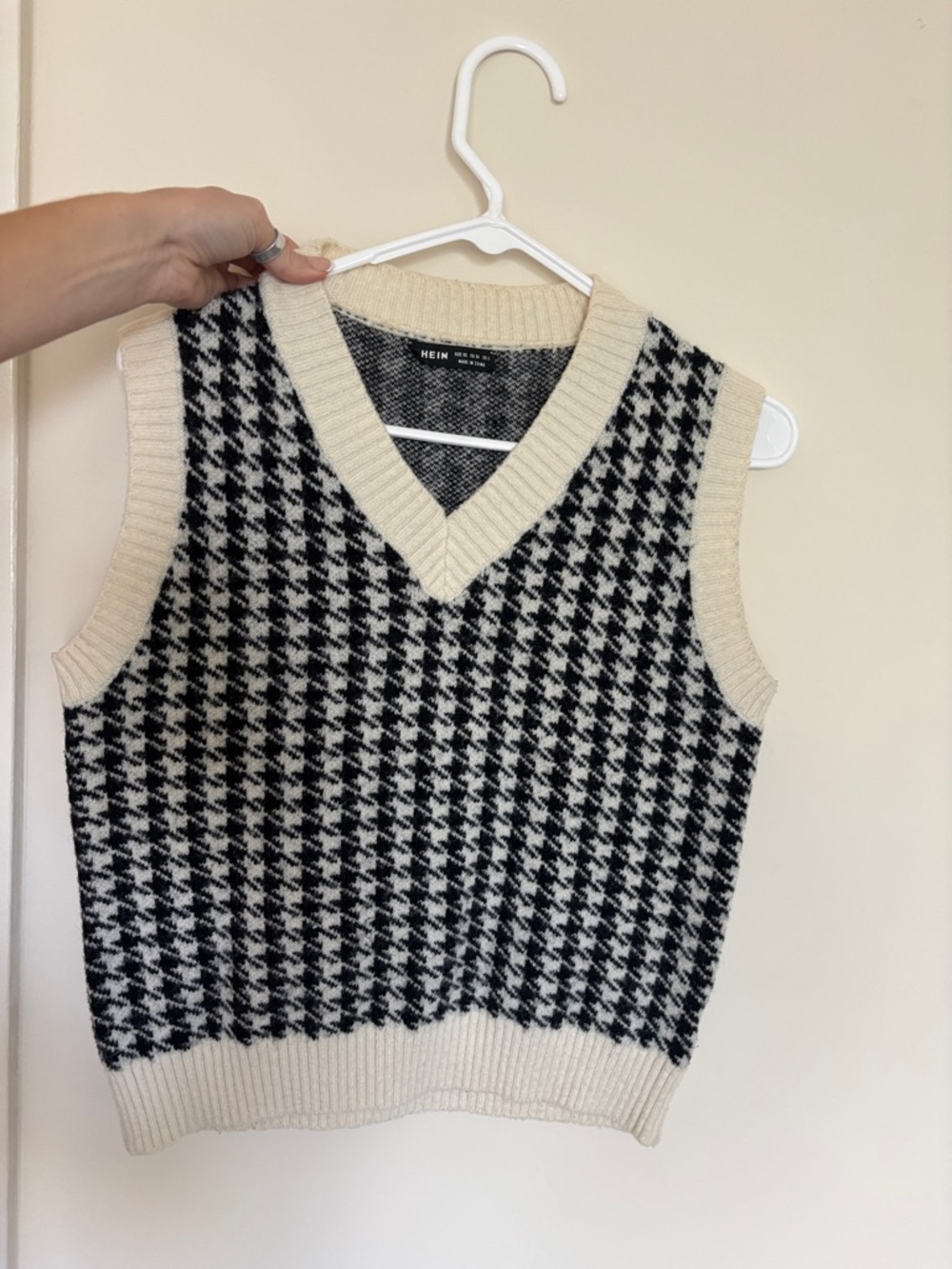 V-Neck Sweater Vest in Black & Cream